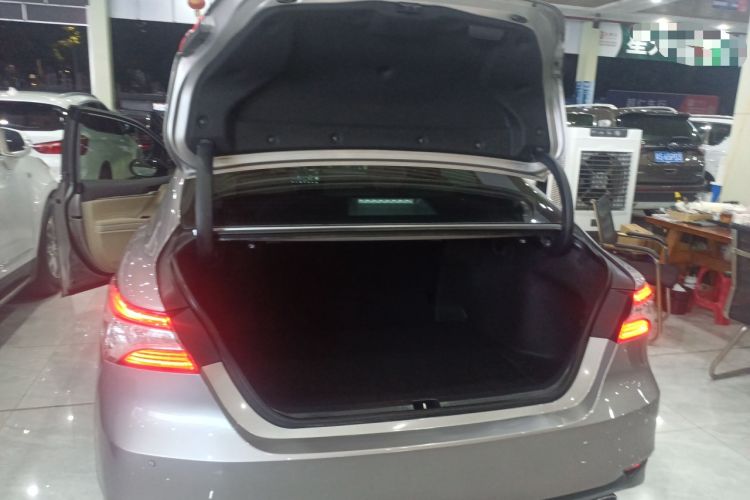 Used Toyota Camry 2021 2.0G Luxury Edition