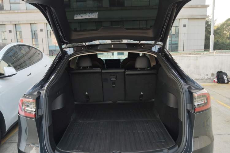 Used Tesla Model Y 2024 Rear-Wheel-Drive Version
