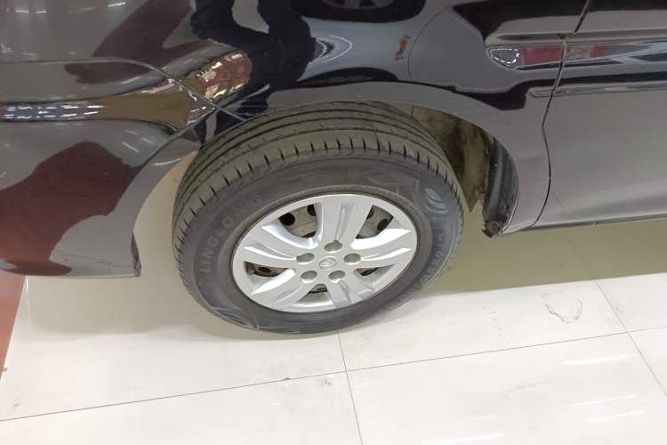 Used FORTHING Lingzhi 2019 Facelifted M5L 1.6L 7-Seater Base Model China VI Standard