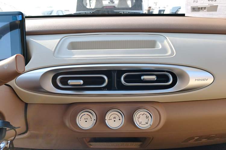 Used Wuling Hongguang MINIEV 2025 Four-Door Version Advanced Edition
