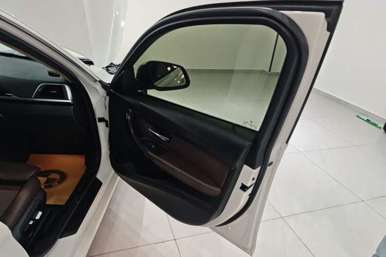 Used BMW 3 Series 2019 320Li Fashion Model
