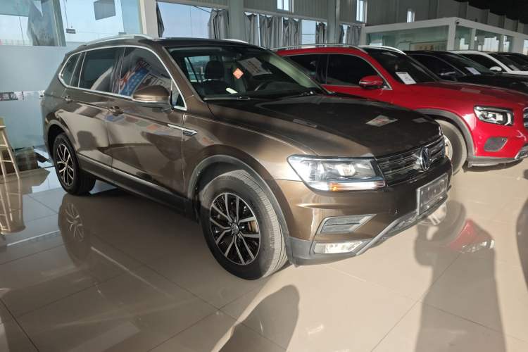 Used Volkswagen Tiguan L 2017 330TSI Automatic Two-Wheel Drive Luxury Edition
