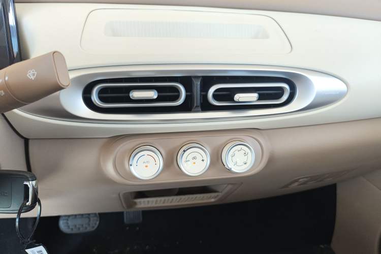 Used Wuling Hongguang MINIEV 2025 Four-Door Version Advanced Edition
