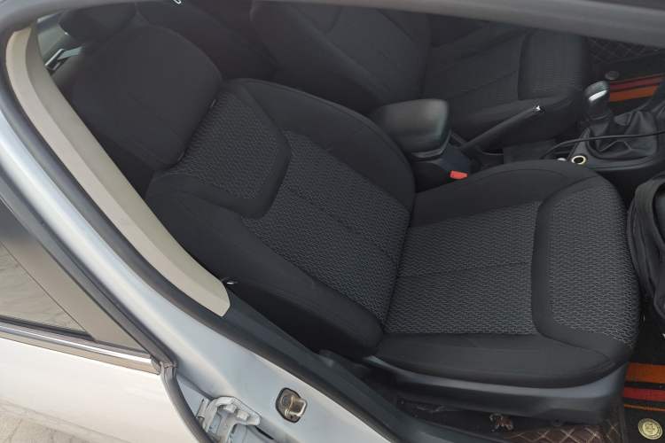 Used Peugeot 308 2014 Enjoy Edition Classic 1.6L Manual YouShang Model
