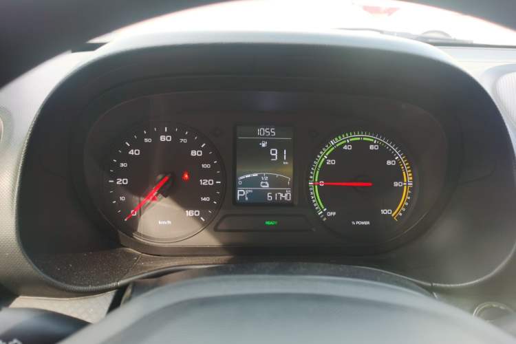 Used Roewe Clever 2021 302 km New Four-Seater Super-Efficient Version
