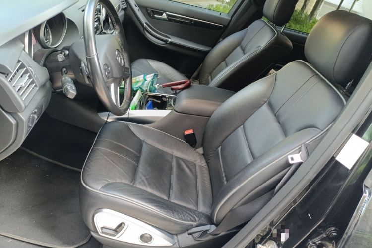 Used Mercedes-Benz R-Class 2017 R 320 4MATIC Business Edition Prestige Model
