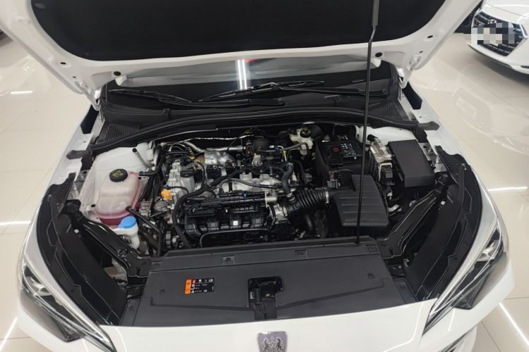 Used Roewe i5 2023 1.5L Manual Comfort Edition
