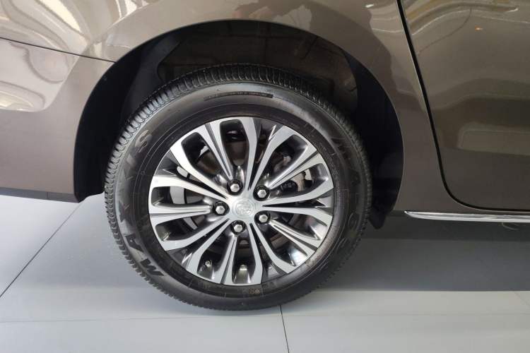 Used Buick GL8 2023 Land Executive Class Comfort Model
