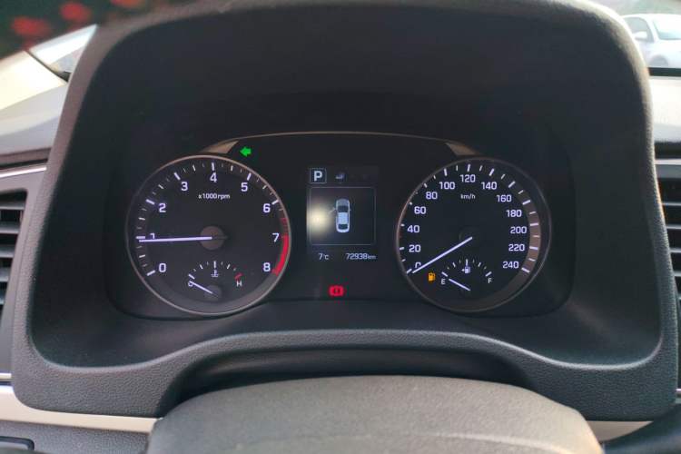 Used Hyundai Elantra 2016 1.6L Automatic ZhiXuan – Elite Version