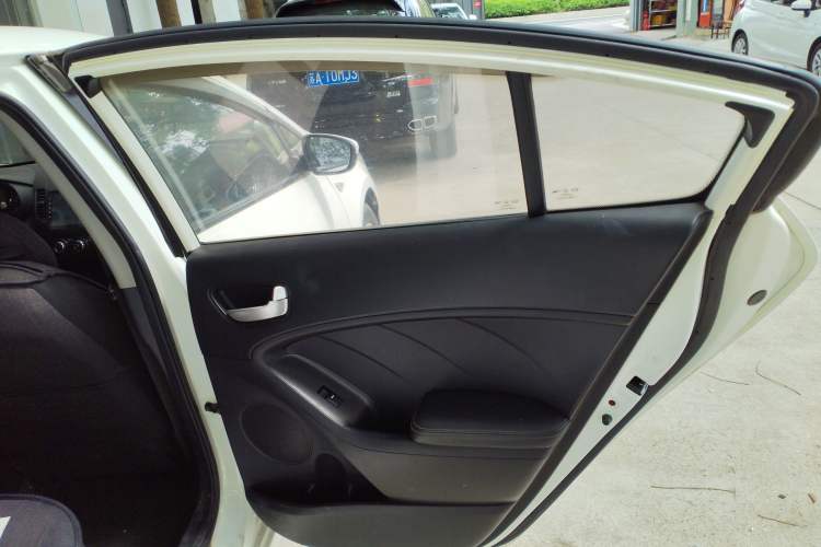 Used Kia K3 2015 1.6L Manual GL
