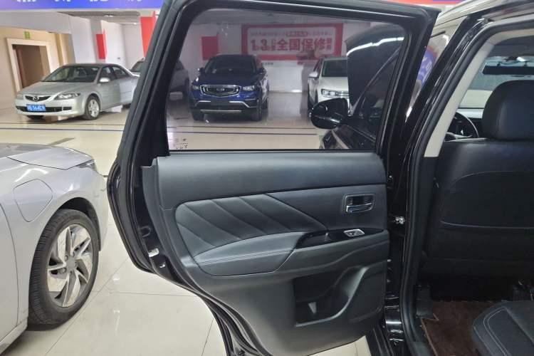 Used Mitsubishi Outlander 2019 2.0L Two-Wheel Drive Comfort Edition 5 Seats China VI Standard
