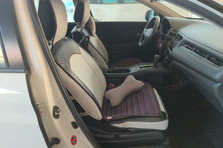 Used Honda Vezel 2015 1.5L CVT two-wheel drive Comfort trim
