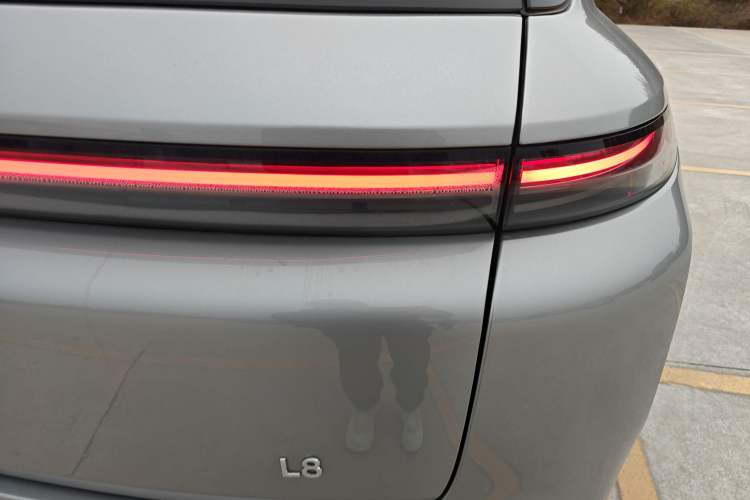 Used Li Auto L8 2023 Pro Model
