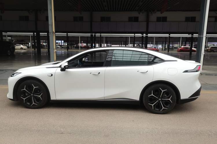 Used  L07 2024 230Max Range-Extended Version
