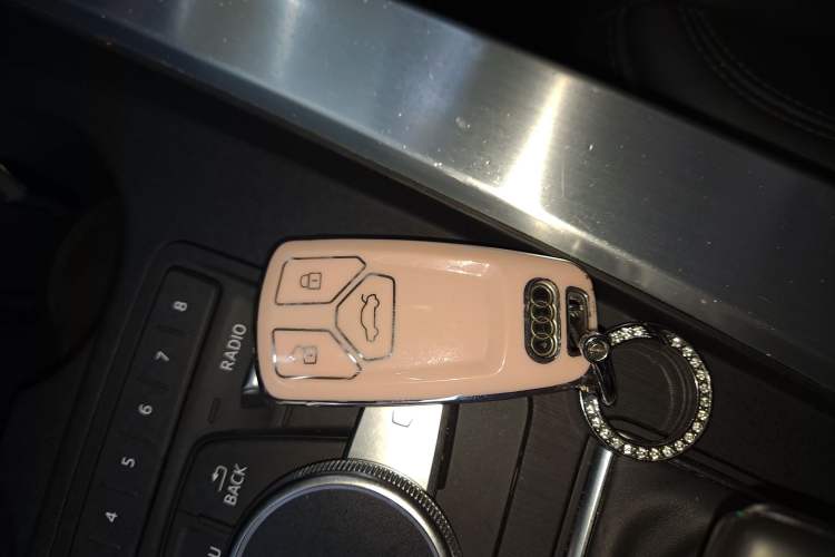 Used Audi A4L 2018 30th Anniversary Edition 40 TFSI Fashion Model
