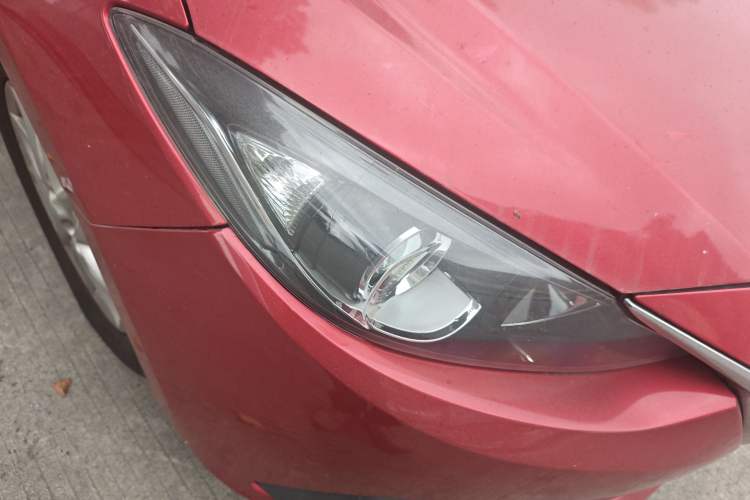 Used Mazda Mazda 3 Axela 2016 Hatchback 1.5L Automatic Luxury Model