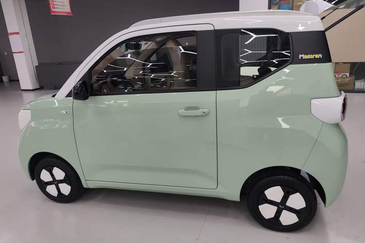 Used Wuling Hongguang MINIEV 2024 3rd Generation 215km Advanced Version
