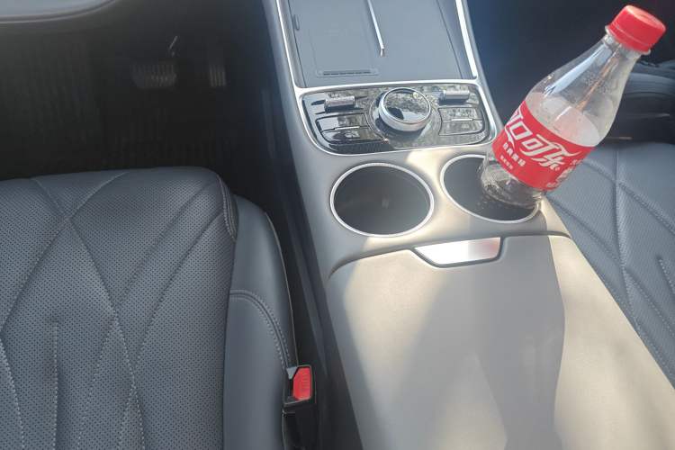 Used  L6 2025 EM-i 140km Starship Edition
