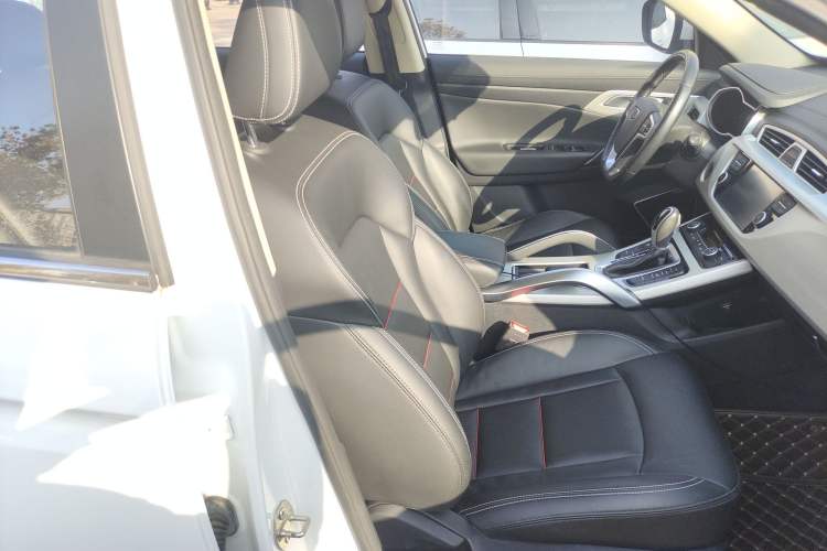 Used Geely Auto Emgrand X7 Sport 2018 1.8TD Automatic Two-Wheel Drive Zhiya Model
