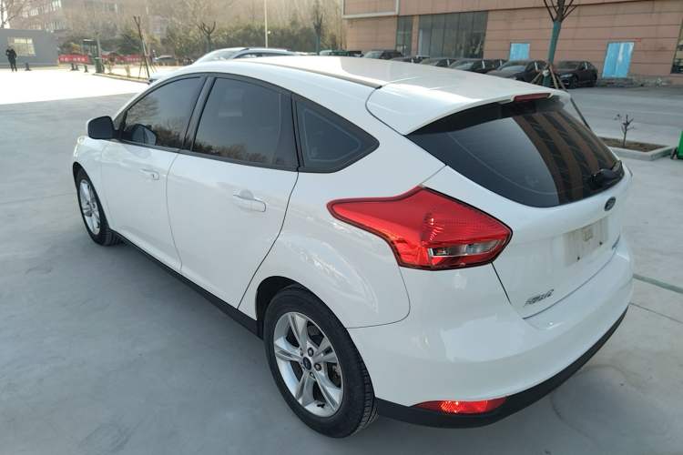 Used Ford Focus 2018 Hatchback Classic 1.6L Automatic Comfort Plus SmartDrive Edition
