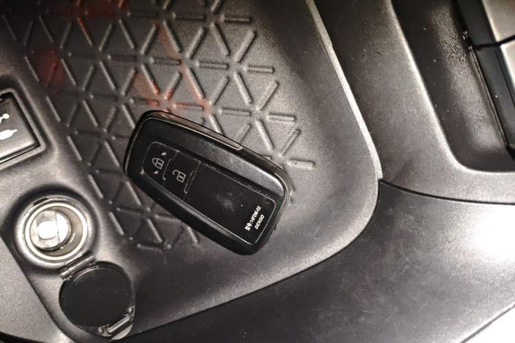 Used Toyota RAV4 2020 Dual-Engine 2.5L E-CVT Two-Wheel Drive Elite Edition
