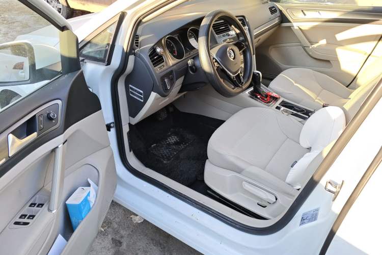 Used Volkswagen Golf 2015 1.6L Automatic Comfort Model