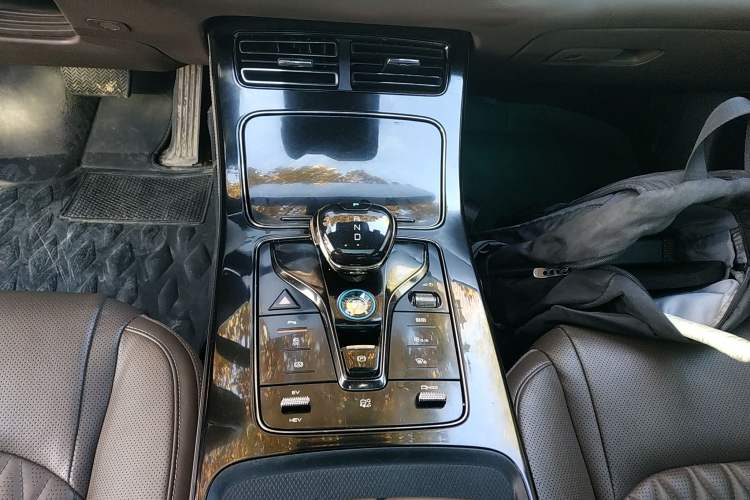 Used BYD Han 2023 DM-i Champion Edition 121KM Prestige Model
