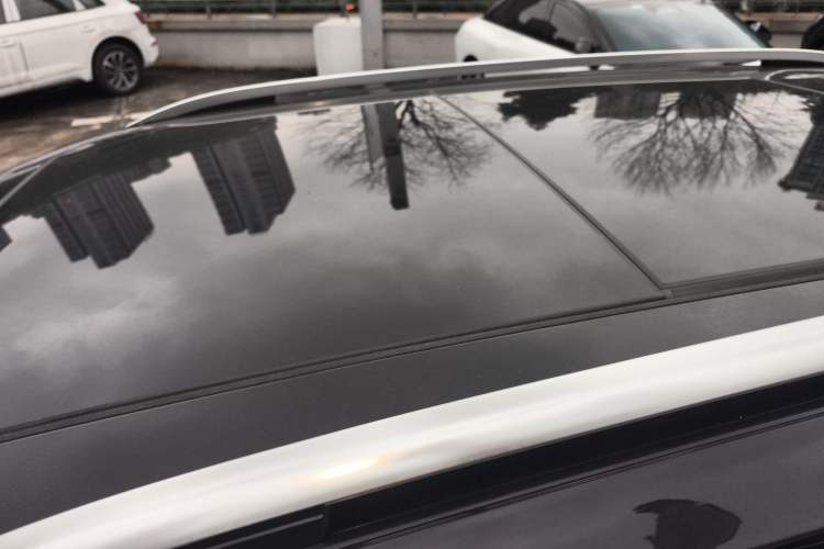 Used Volkswagen Tiguan L 2020 330TSI Automatic Two-Wheel Drive Smart Luxury Edition China VI Standard
