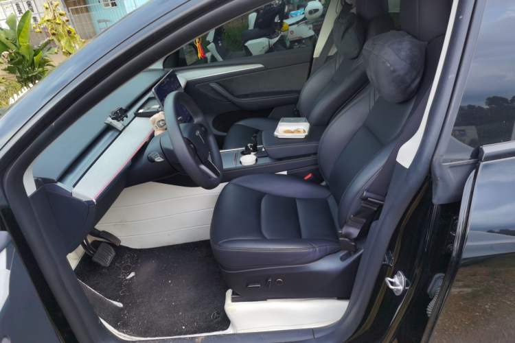 Used Tesla Model Y 2023 Rear-Wheel-Drive Version
