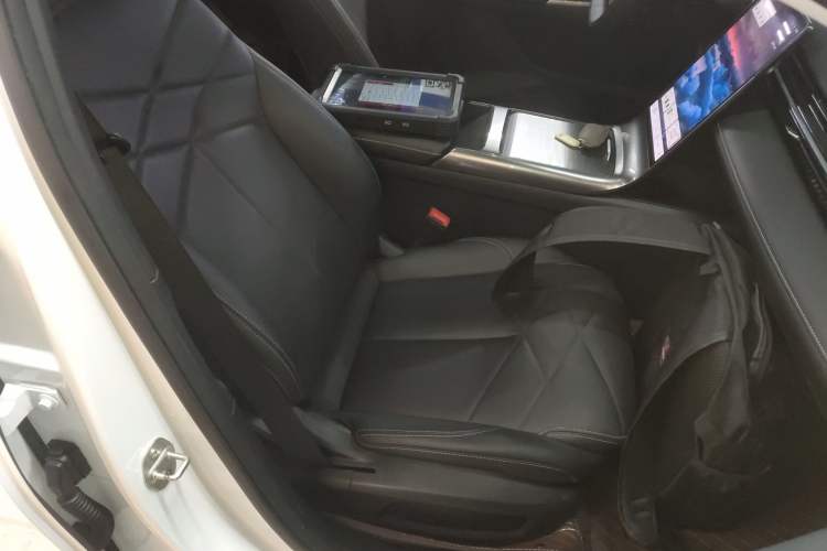 Used  L6 2024 60km PLUS Dragon Edition