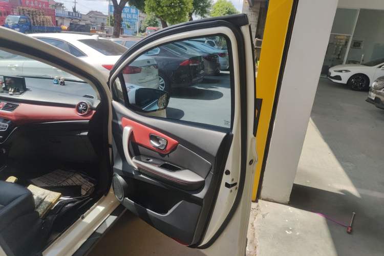 Used Haval H1 2016 Blue Label 1.5L AMT Luxury Model
