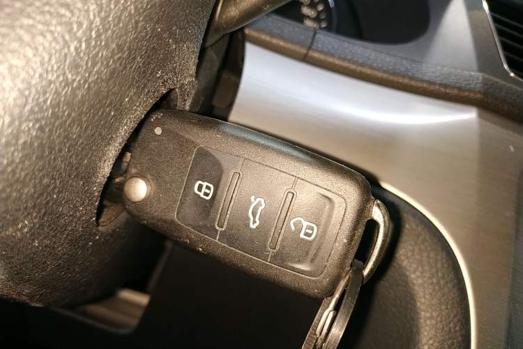 Used Volkswagen Lavida 2013 Restyled Classic 1.6L Automatic Comfort Edition
