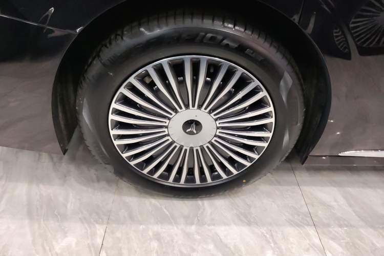 Used VOYAH Dream 2025 PHEV Four-Wheel-Drive Flagship Kunpeng Edition
