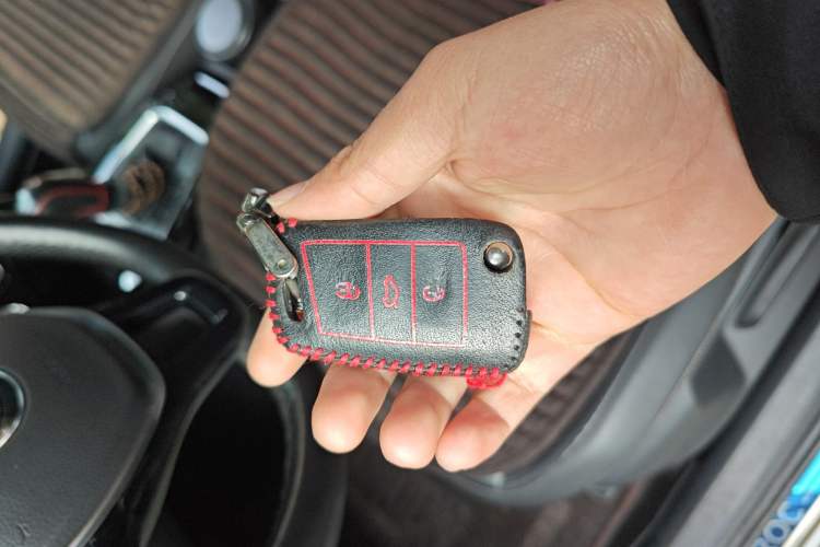 Used Volkswagen T-ROC 2018 280TSI DSG Two-Wheel-Drive Comfort Version China V Standard
