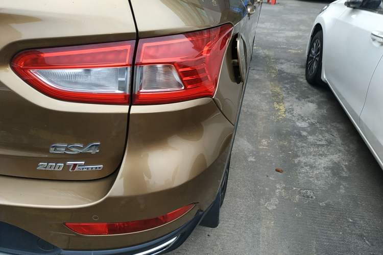 Used GAC Trumpchi GS4 2015 200T G-DCT Luxury Edition
