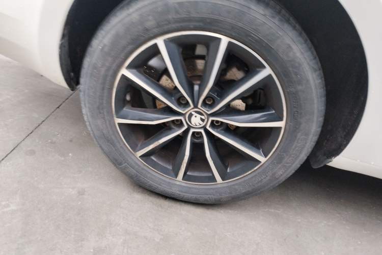 Used Skoda Octavia 2017 1.6L Automatic Smart Drive Edition