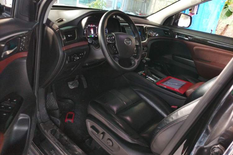 Used GAC Trumpchi GS8 2017 320T Two-Wheel Drive Luxury Smart Connectivity Version (7 Seats)
