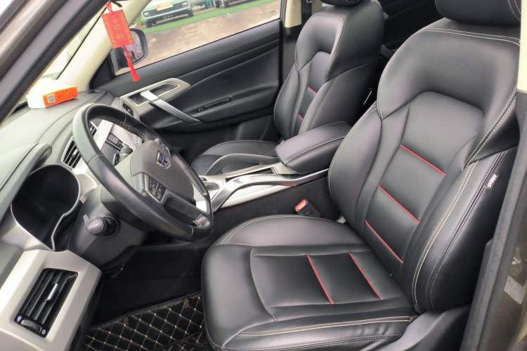 Used Geely Auto Emgrand X7 Sport 2018 1.8TD Automatic Two-Wheel Drive Smart Connect 4G Internet Edition
