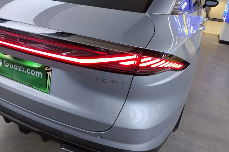 Used  L6 2025 EM-i 140km Starship Edition