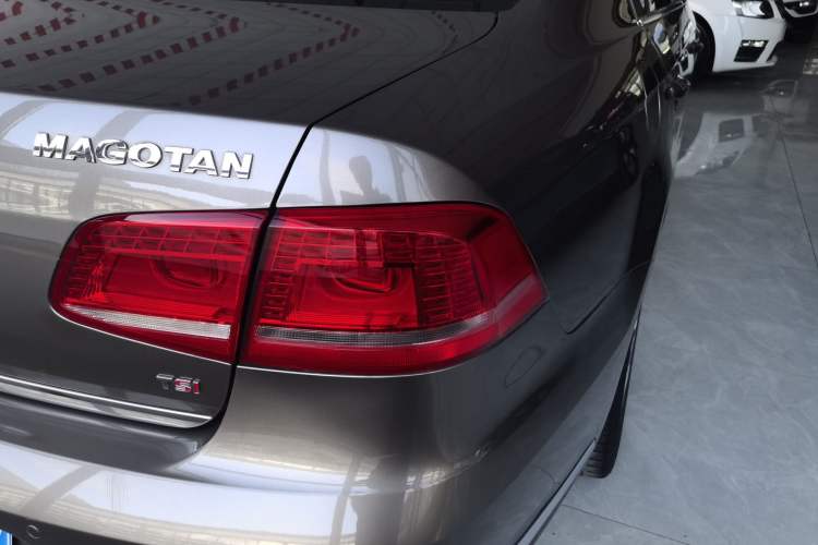 Used Volkswagen Magotan 2016 1.8TSI Luxury Comfort Model
