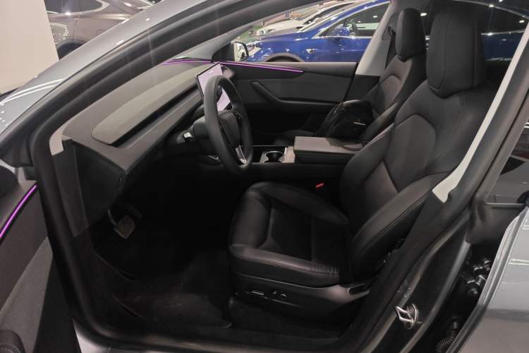 Used Tesla Model Y 2025 Rear-Wheel-Drive Version
