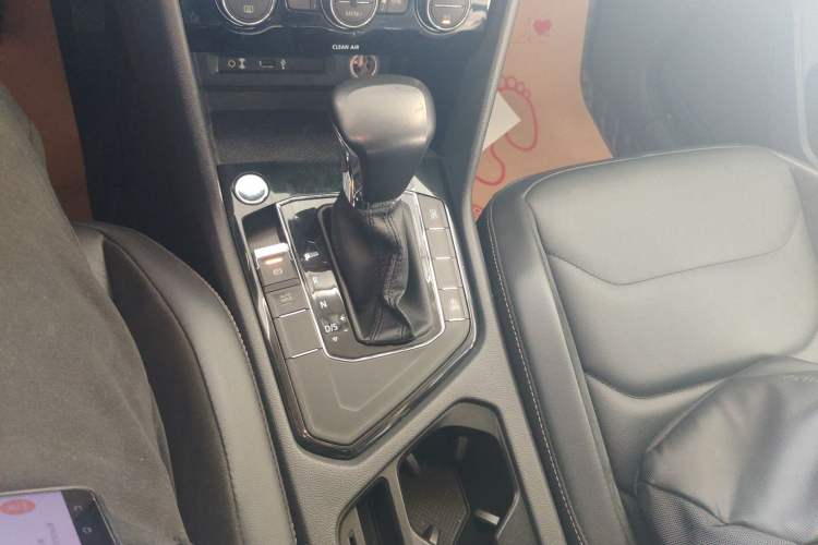 Used Volkswagen Tiguan L 2017 330TSI Automatic Two-Wheel Drive Luxury Edition