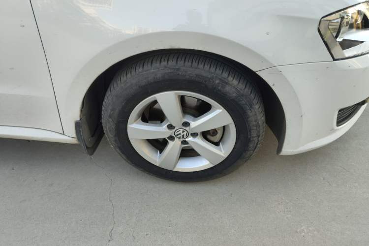 Used Volkswagen Gran Lavida 2013 1.6L Automatic Fashion Model