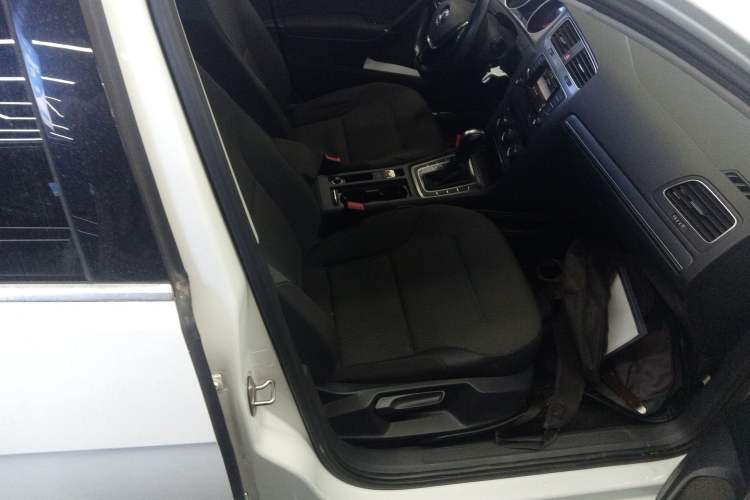 Used Volkswagen Golf 2016 1.6L Automatic Comfort Model
