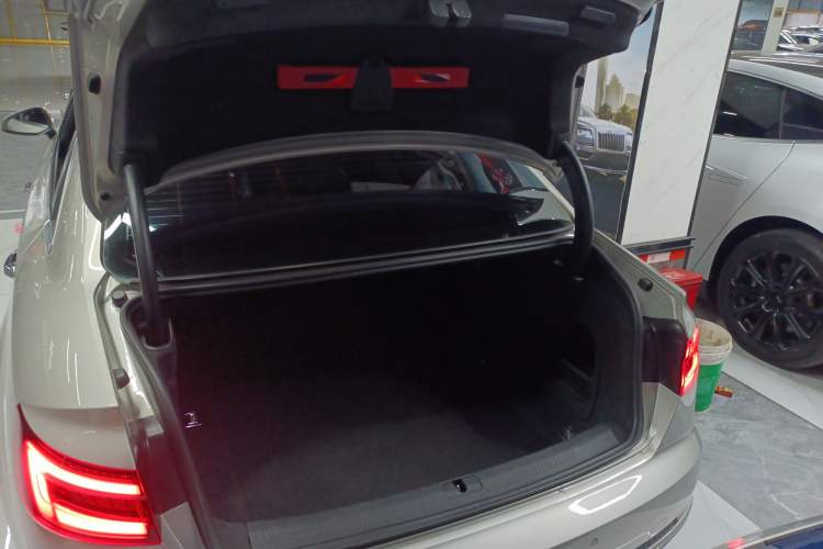 Used Audi A4L 2018 30th Anniversary Edition 40 TFSI Fashion Model