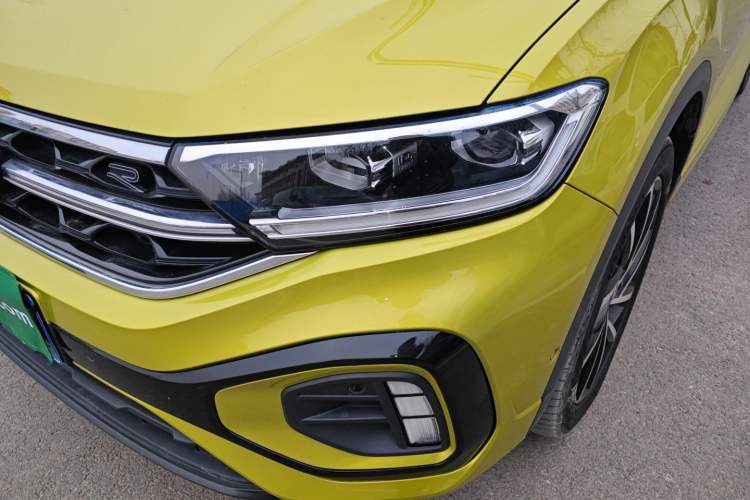 Used Volkswagen T-ROC 2023 300TSI DSG Two-Wheel Drive Starlight Edition
