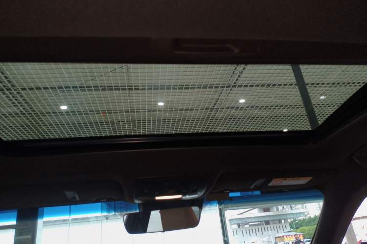 Used Lexus ES 2020 300h Deluxe Edition
