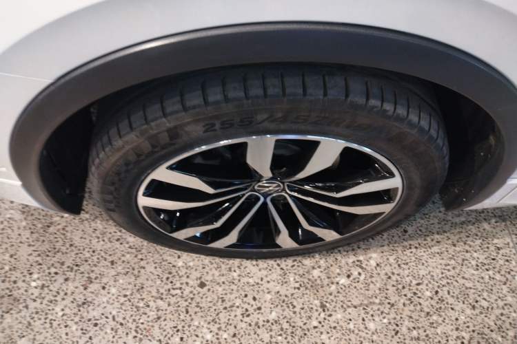 Used Volkswagen Tiguan L 2021 330TSI Automatic Two-Wheel Drive R-Line Enhanced Edition