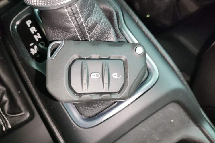 Used  Wrangler 2019 2.0T Sahara 4-Door Version China V Standard
