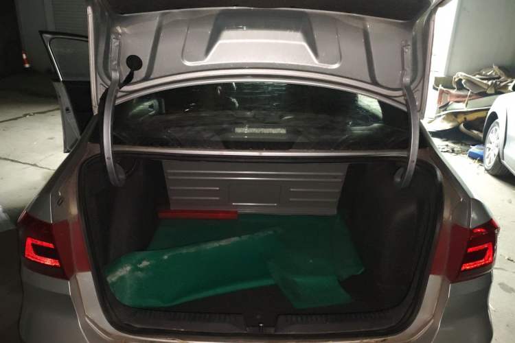 Used Volkswagen Santana 2013 1.6L Manual Fashion Edition
